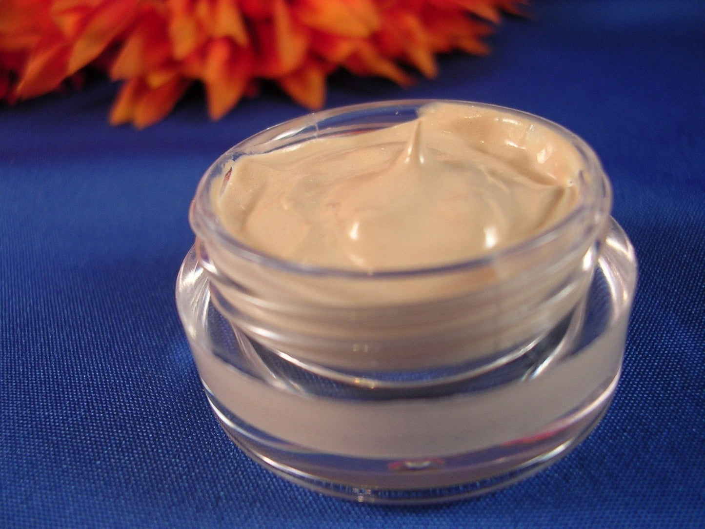 Organic foundation|  All natural Liquid Mineral Foundation SAMPLE SIZE  Non-Comedogenic  Unscented   Vegan