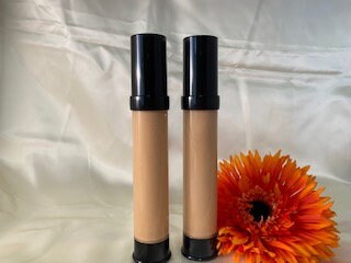 Organic Foundation in Warm Medium Light  Natural Mineral Liquid Foundation Hyaluronic Acid  Non-Comedogenic Acne Safe  Vegan and All Natural