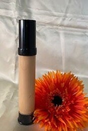 Organic Liquid Mineral Foundation in WARM MEDIUM LIGHT with hyaluronic acid | vegan makeup acne safe | non-comedogenic | Cruelty Free