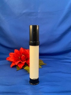 Organic Liquid Foundation | Natural Foundation in EXTRA LIGHT with Hyaluronic Acid Acne Safe Makeup  Vegan Non-comedogenic  Unscented