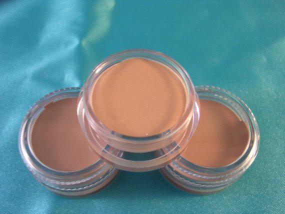 Organic Eye Shadow Primer |   Acne Safe Makeup |  Cruelty Free Makeup | Multi-tasking Makeup | Keeps your eyeshadows on longer